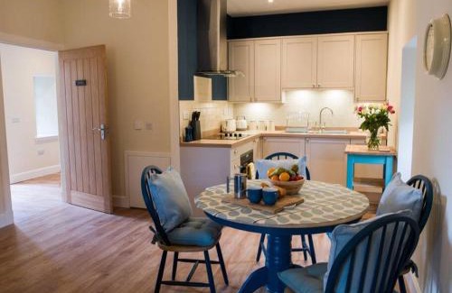 Ratho Apartment | Stunning Edinburgh 1820s stables converted studio