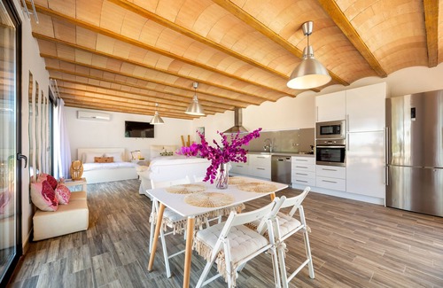 Sant Joan de Labritja Villa | Stunning Loft "Can Maruna" with Mountain View, Wi-Fi, Garden, Terrace & Pool