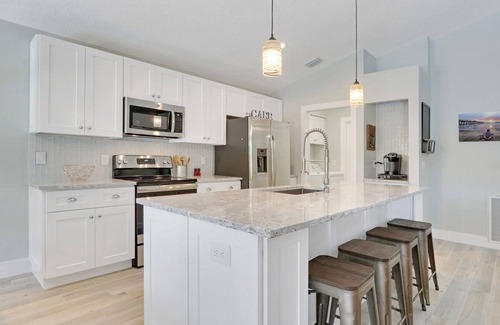 North Palm Beach Heights House | Stunning & Exceptionally Clean 3 Bdrm Private Pool Home | Chloe's Casita