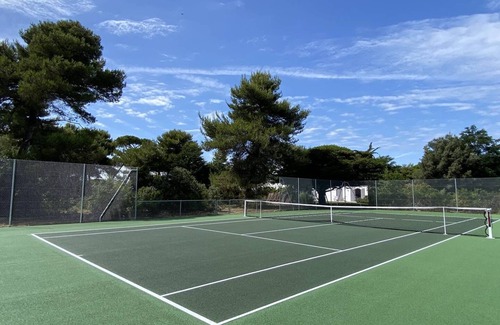 Les Portes-en-Re House | Stunning family villa with private pool and tennis court
