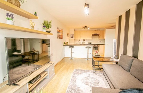 Portsmouth Apartment | Stunning Flat at Gunwarf Quays