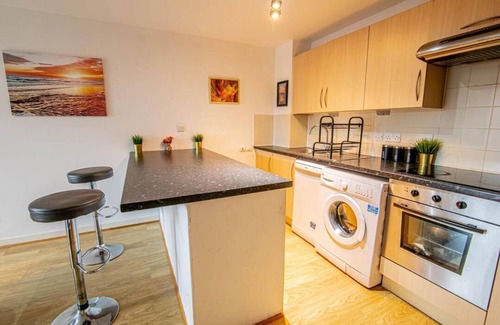 Portsmouth Apartment | Stunning Flat at Gunwarf Quays