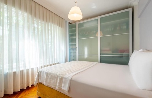 Emirgan Mahallesi Apartment | Stunning Flat Close to the Bosphorus in Sariyer