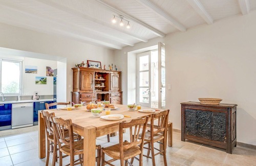 Saint-Pierre-Quiberon House | Stunning villa for 4 guests with WIFI, TV, terrace and pets allowed