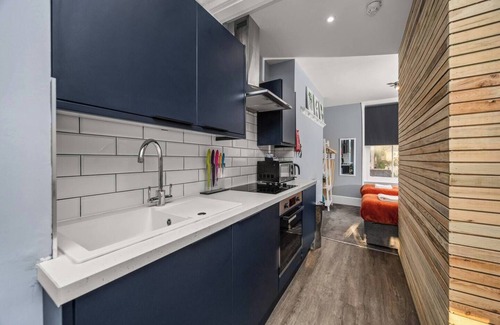 Brighton City Centre Condo | Stunning fully self-contained apartment with great facilities, very private and quiet!