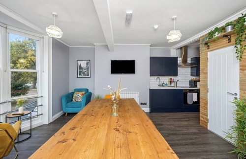 Brighton City Centre Condo | Stunning fully self-contained apartment with great facilities, very private and quiet!