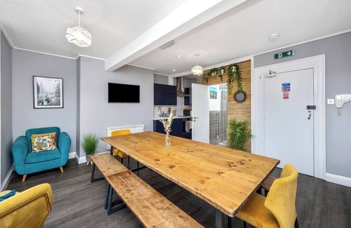 Brighton City Centre Condo | Stunning fully self-contained apartment with great facilities, very private and quiet!