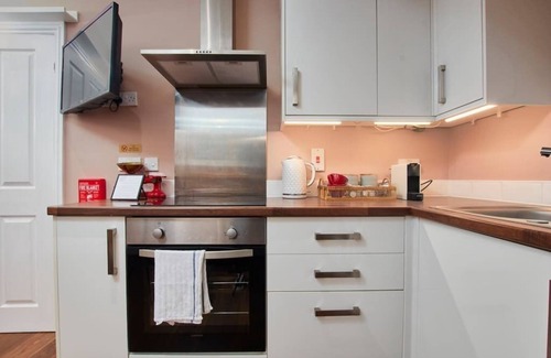 Newcastle-upon-Tyne Condo | Stunning Gem of Newcastle