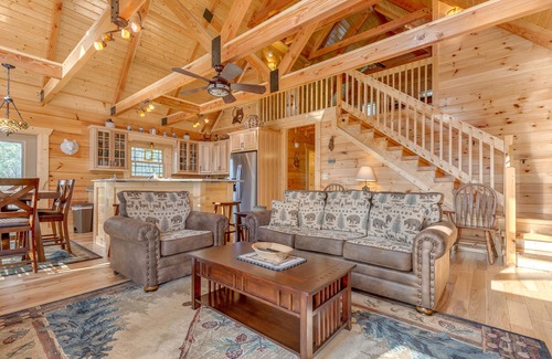Gatlinburg - Pigeon Forge Cabin | Stunning Gatlinburg Mountain Views with a Hot Tub, Billiards + Seasonal Pool Acc