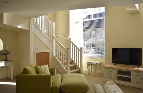 Perth Apartment | STUNNING GEORGE ST APARTMENT