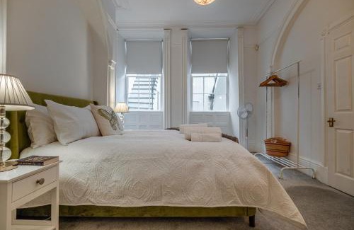 Bath Apartment | Stunning Georgian Apartment in Grosvenor Place!