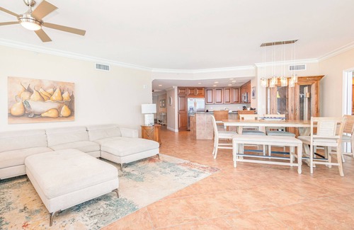 Pensacola Beach Condo | Stunning Gulf Front Views at Portofino 1-1401