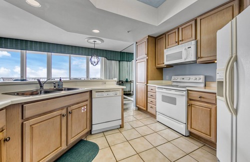 Destin Condo | Stunning, Gulf-front, Exclusive Resort, 3 bdr/3 ba, Chef-ready