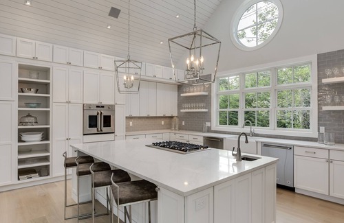 Village of East Hampton House | Stunning Hampton Holiday Family Fantasy for your Team
