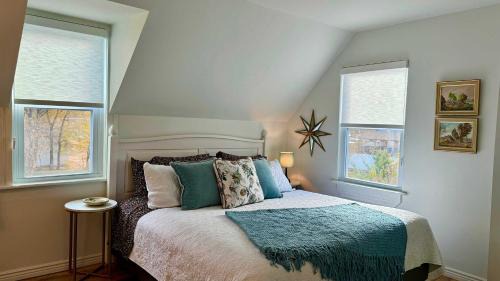 Kanab House | Stunning Historic Home Lots of Space In Town