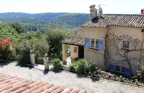 Tourrettes-sur-Loup House | Stunning Holiday Villa With Pool and Garden in Tourrettes
