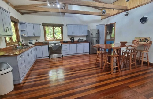 Cahuita House | Stunning holiday home with jacuzzi at Cahuita National Park. 3bed/3bath/AC