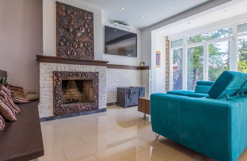 Selce House | Stunning Holiday Home in Selce with Private Pool