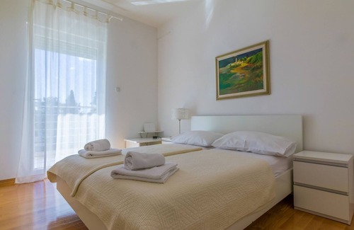 Selce House | Stunning Holiday Home in Selce with Private Pool