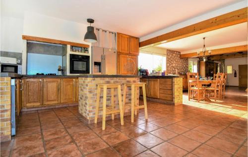 Saint-Martin-de-Crau House | Stunning Home In Saint Martin De Crau