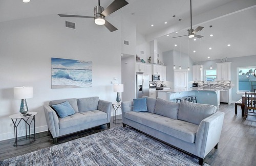 Port Aransas House | Stunning Home, Close to City Community Pool, Boat Parking!
