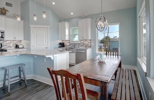 Port Aransas House | Stunning Home, Close to City Community Pool, Boat Parking!