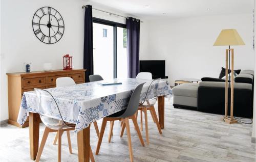 Saint-Germain-sur-Ay House | Stunning Home In Saint-Germain-Sur-Ay