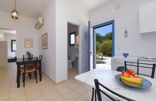 Abela House | Stunning home in Ampela, Syros