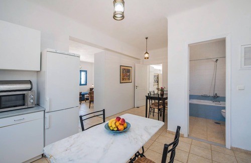 Abela House | Stunning home in Ampela, Syros