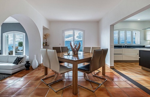 Aspremont Apartment | Stunning home in Aspremont