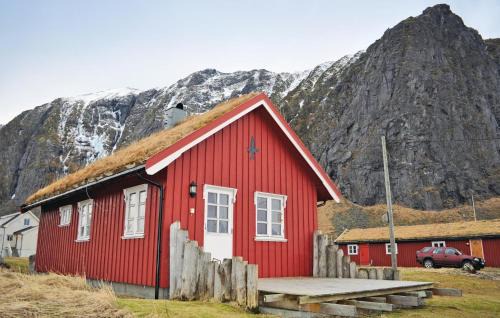 Vestvagøy House | Stunning Home In Bøstad With Wifi