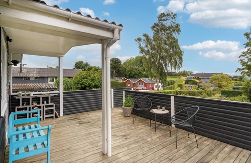 Hvidbjerg Strand House | Stunning home in Børkop with kitchen