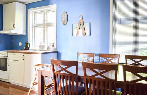 Brekke House | Stunning home in Brekke with kitchen