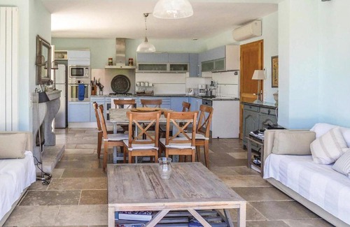 Callian House | Stunning Home In Callian With 4 Bedrooms, Wifi And Outdoor Swimming Pool