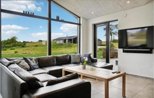 Egsmark Strand House | Stunning Home In Ebeltoft With Sauna