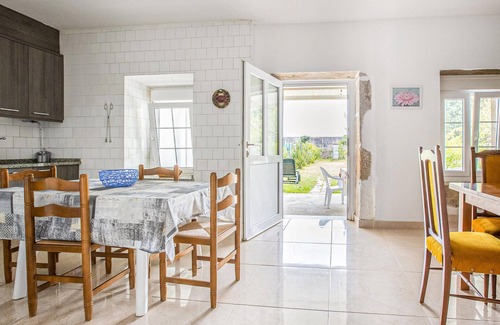 Sardinero House | Stunning home in Fisterra with kitchen