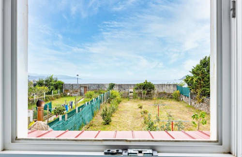Sardinero House | Stunning home in Fisterra with kitchen