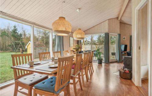 Torup Strand House | Stunning Home In Fjerritslev With Wifi