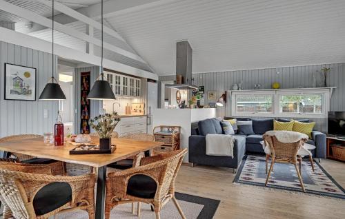 Fjellerup Strand House | Stunning Home In Glesborg With Kitchen