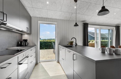 Grenaa House | Stunning home in Grenaa with sauna