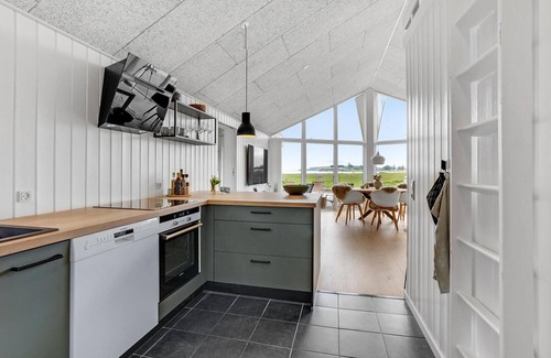 Diernæs Strandby House | Stunning home in Haderslev with WiFi