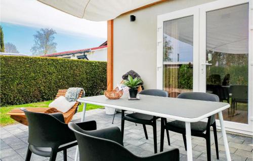 Heinkenszand House | Stunning Home In Heinkenszand With Wifi