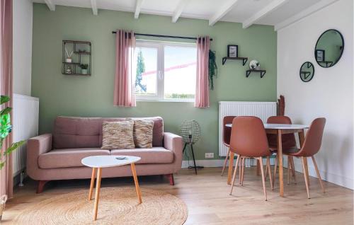 Heinkenszand House | Stunning Home In Heinkenszand With Wifi