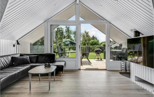 Pøt Strandby House | Stunning Home In Juelsminde With Wifi