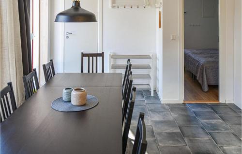 Hagaby House | Stunning Home In Löttorp With Wifi