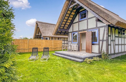 gmina Bedzino House | Stunning home in Mscice with kitchen