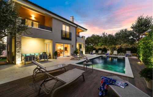 Zrce House | Stunning Home In Novalja