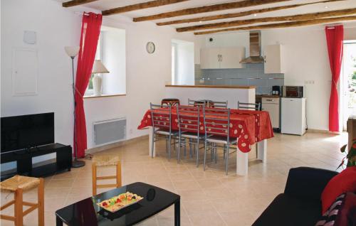 Tregastel House | Stunning Home In Pleumeur Bodou