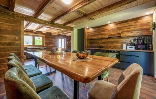 Gospic House | Stunning Home In Prvan Selo With Sauna