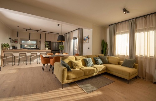 Valdebek House | Stunning home in Pula with Wi-Fi